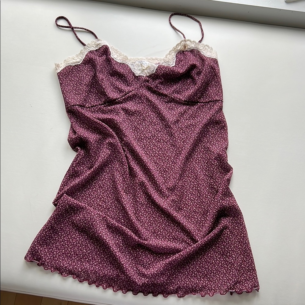 Elegant Purple Lace-Trimmed Claudel nightgown